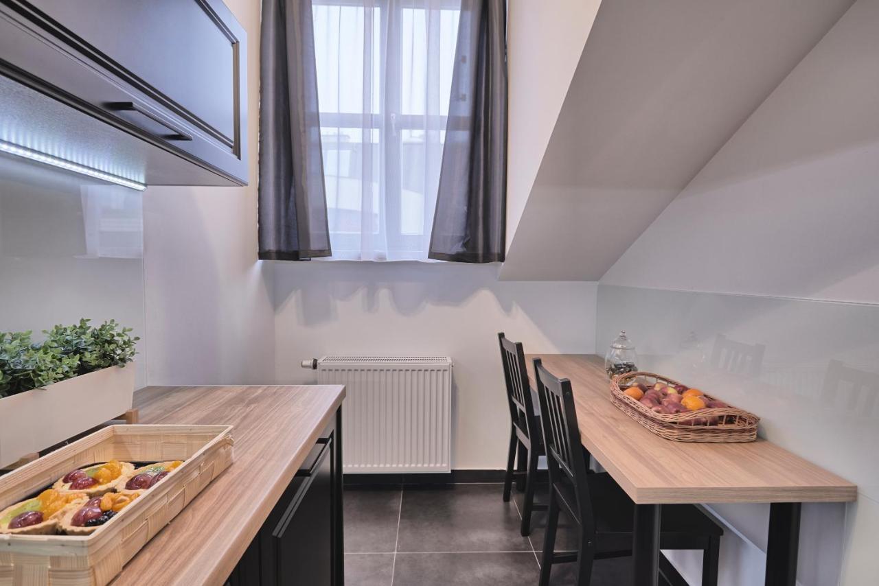 Cafe Garden Residence Krakow Bagian luar foto